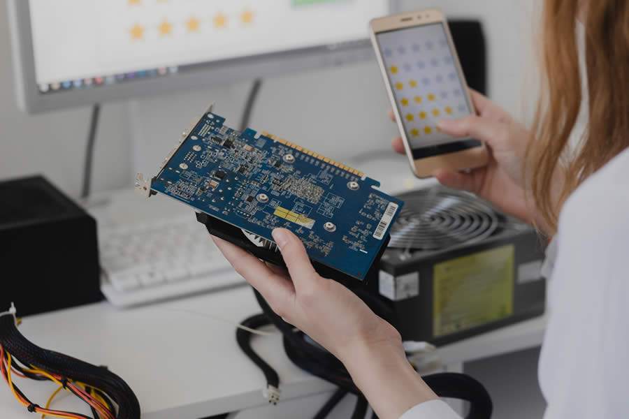 De acordo com a Pesquisa Nacional por Amostra de Domic&iacute;lio do IBGE de 2019, s&oacute; 20% dos profissionais que atuam no mercado de TI s&atilde;o mulheres - Cr&eacute;ditos: Envato Imagens