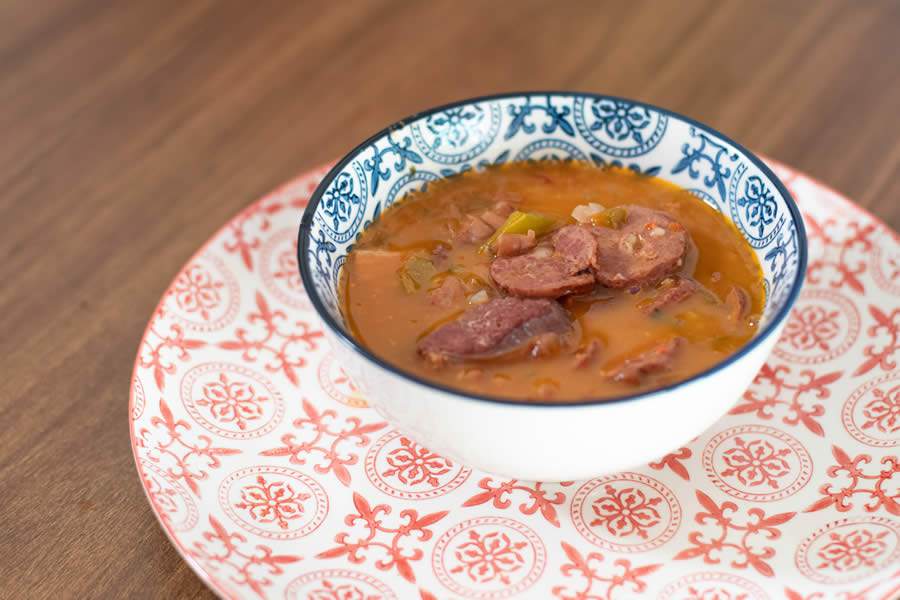 Moqueca de feij&atilde;o? Sim! Essa vers&atilde;o da receita existe, &eacute; saborosa e nutritiva