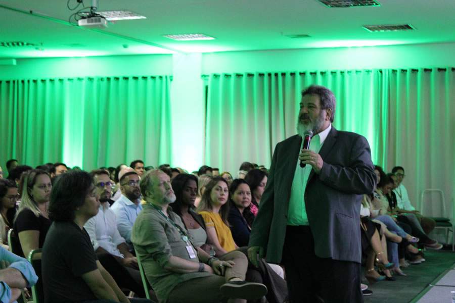 Mario Sergio Cortella durante palestra da Universidade Tokio Saber
