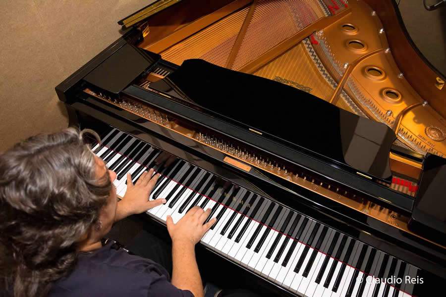 4 - Kiko Continentino - Foto de Cláudio Reis