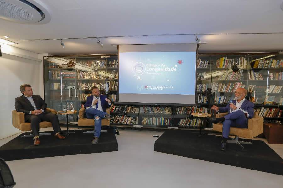 Pesquisa de &lsquo;Longeratividade&rsquo; &eacute; divulgada durante o &lsquo;Di&aacute;logos da Longevidade&rsquo; da Bradesco Seguros