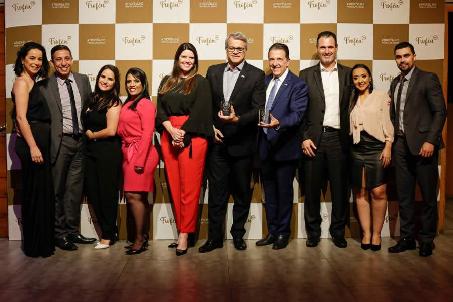 Equipe comercial da região sul do Brasil, junto com André Lauzana e Gilson Bochernitsan.