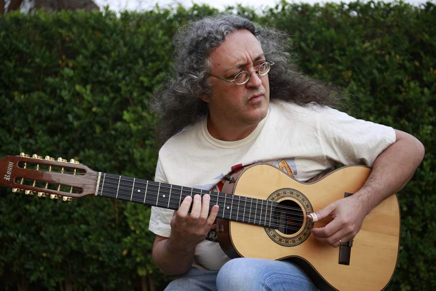 Ricardo Vignini, com show de estreia de &aacute;lbum cancelado por conta da pandemia, o m&uacute;sico retoma sua agenda no palco do Sesc 24 de Maio. Cr&eacute;dito da foto: Marcelo Macau&ecirc;