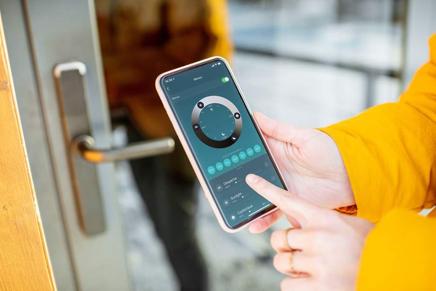 L&acirc;mpada SmartLED &eacute; ideal para quem vai viajar e n&atilde;o quer deixar a casa no escuro