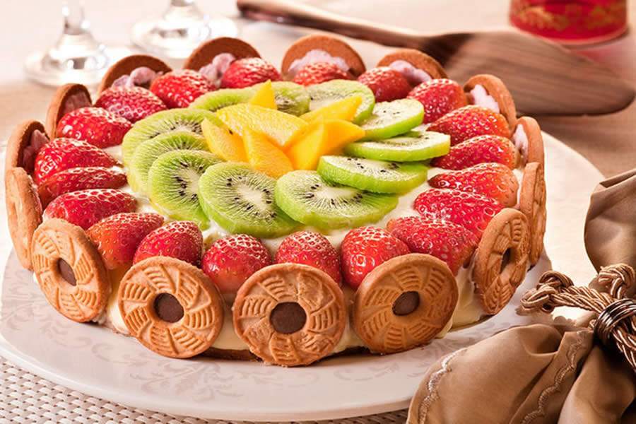 Torta Tropical com Mousse de Morango - Divulgação Adria