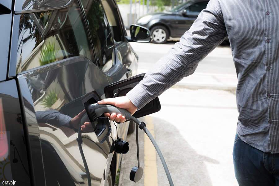 Infraestrutura para veículos elétricos: por que ter e o que é necessário saber para investir na tecnologia