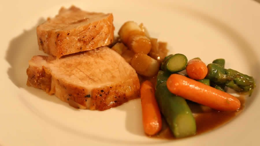 Filé de porco com maçã e alho poró - Poti Pereira