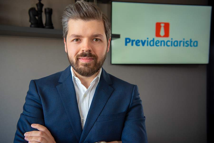 Renan Oliveira, advogado e cofundador do Previdenciarista