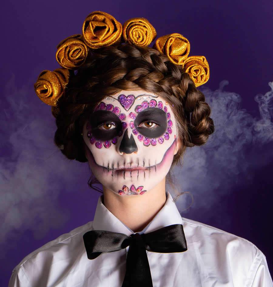 Aprenda a fazer maquiagem de Caveira Mexicana para o Halloween