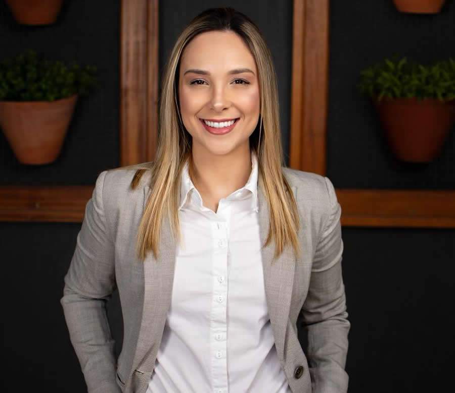 Especialista Anna Licariao