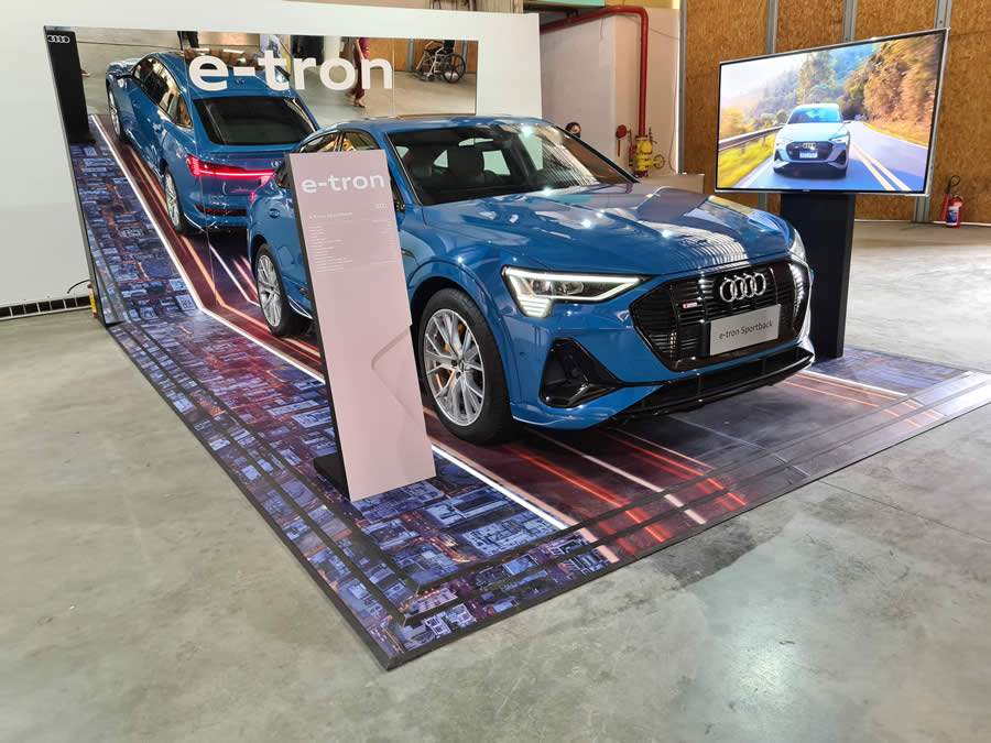 Audi e-tron Sportback vira obra de arte no Rio de Janeiro
