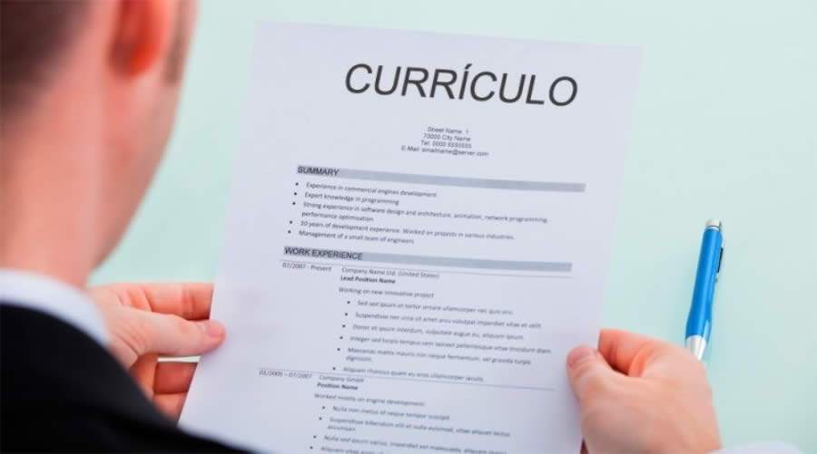 Curr&iacute;culo