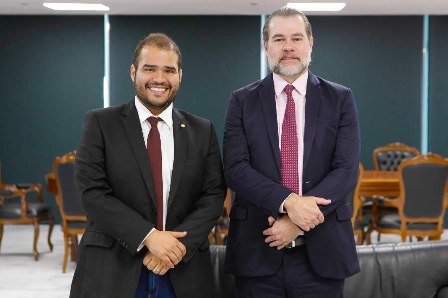 Deputado Lucas Vergilio &eacute; recebido pelo presidente do STF