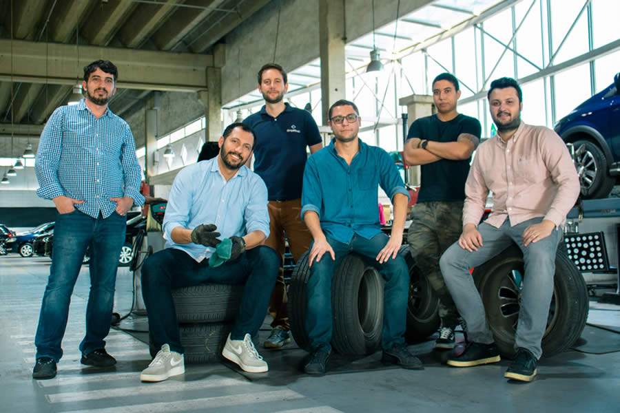 Guilherme Braga e Sant Clair (Mobiauto), Victor Novak, Daniel Mortoni, Hermes Augusto e Rodrigo Zuini (Sua Oficina) - da esquerda para direita - Divulgação