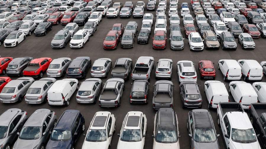 Juros altos afetam vendas de veículos e fortalecem setor de consórcios