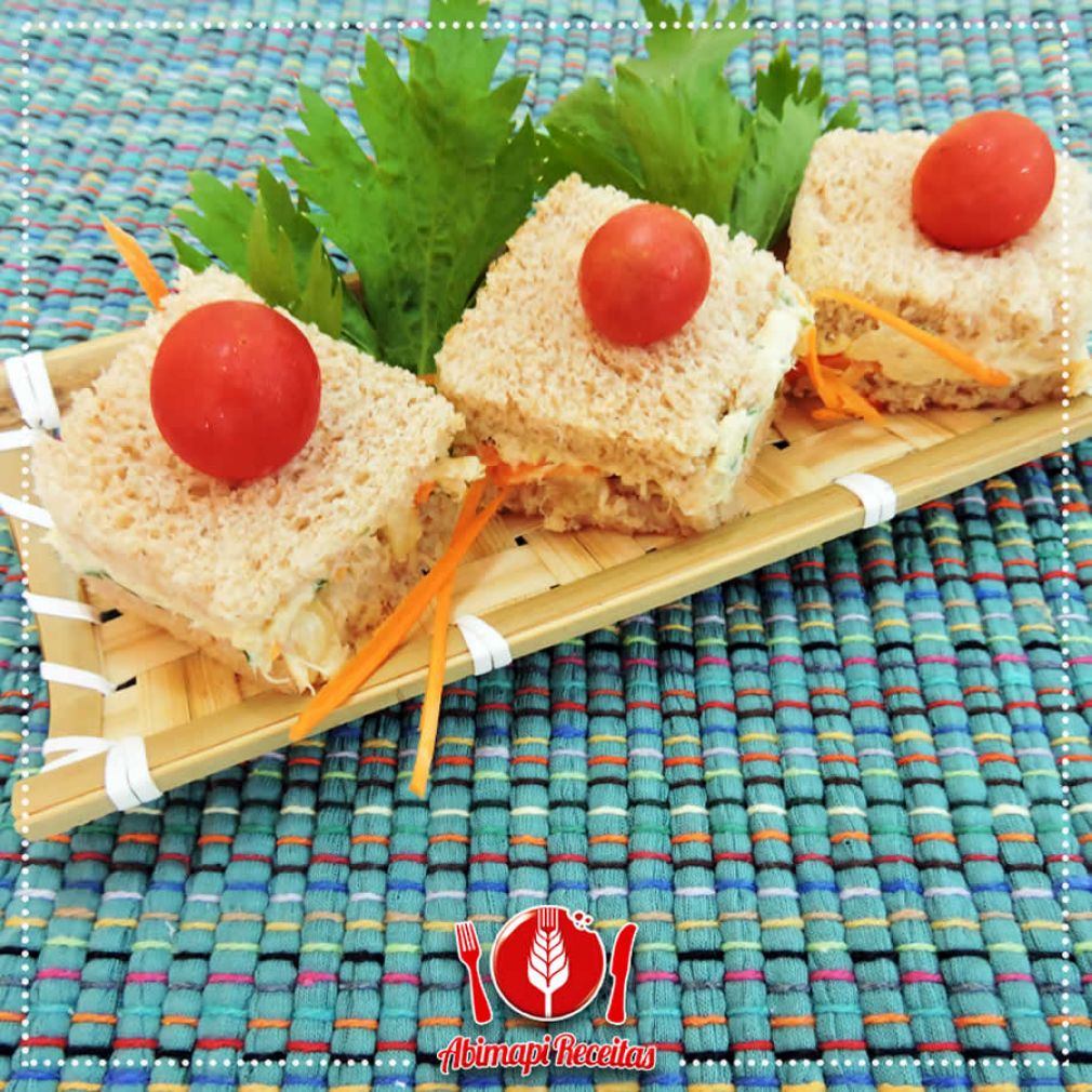 Mini sanduiche de atum