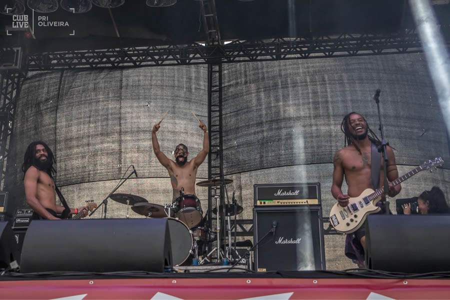 Black Pantera - Cr&eacute;dito Pri Oliveira