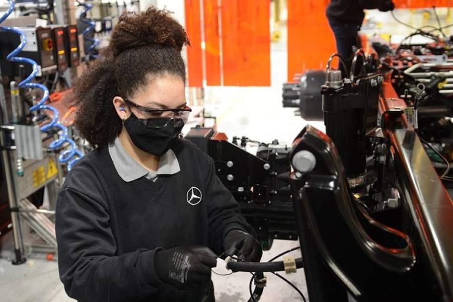 Mercedes-Benz do Brasil apoia a equidade de g&ecirc;nero com iniciativas de desenvolvimento para as mulheres