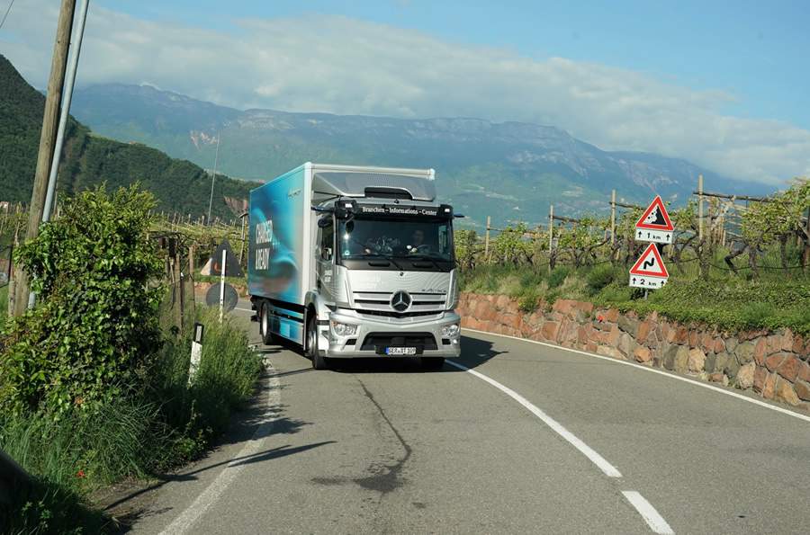 Caminh&atilde;o el&eacute;trico Mercedes-Benz eActros completa turn&ecirc; de 5.000 km na Europa
