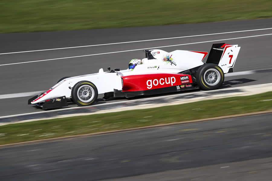 Fotos (Cr&eacute;ditos: Jakob Ebrey)