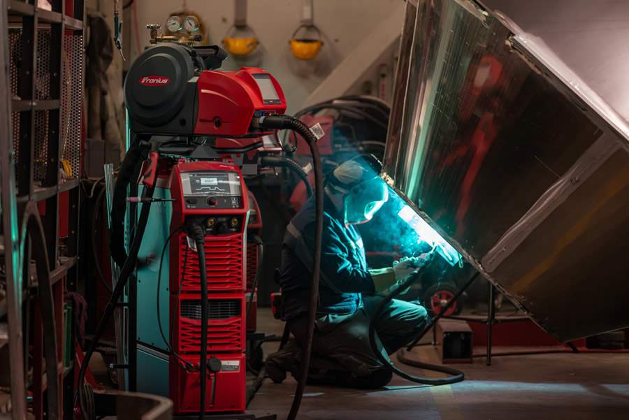 Fronius do Brasil lan&ccedil;a sistema inteligente de soldagem multiprocesso compat&iacute;vel com Ind&uacute;stria 4.0 na Feimec 2022