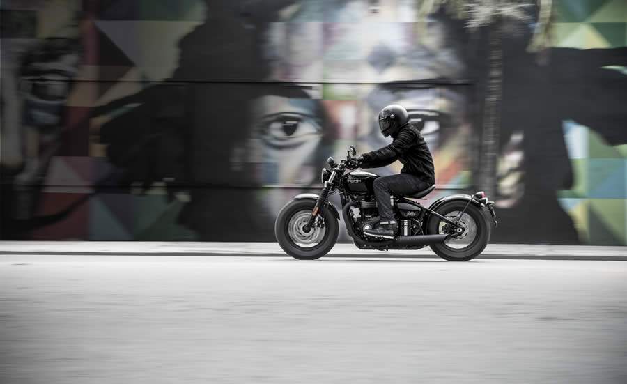 Triumph Bobber Black