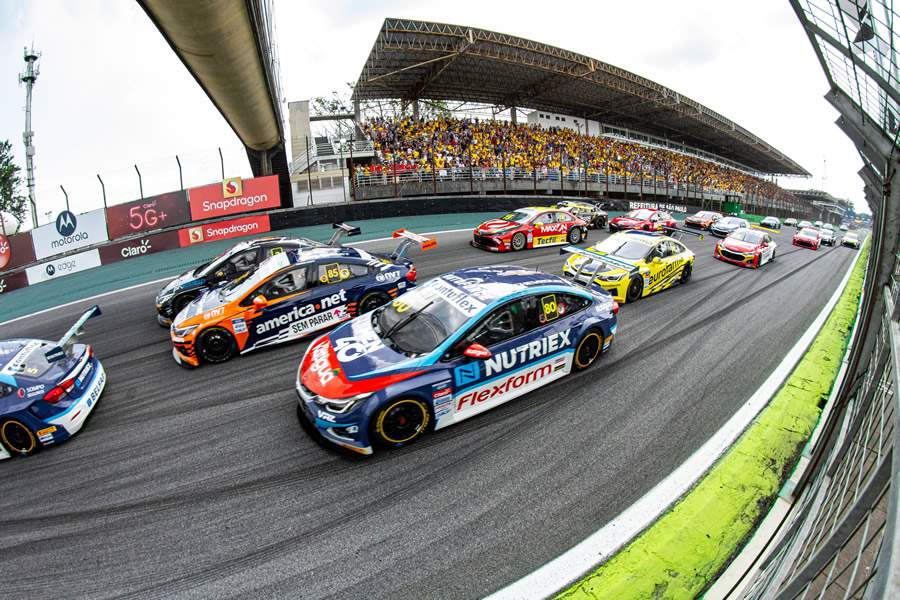 Outra novidade &eacute; a produ&ccedil;&atilde;o de conte&uacute;dos exclusivos entre as etapas (Vin&iacute;cius Branca/Stock Car)