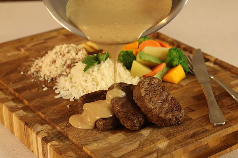 Filé mignon ao molho de café  Foto chef Guilherme Guzela da Tramontina