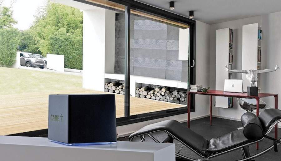 Operado por comando de voz ou via aplicativo, Came QBE permite controlar sistemas de seguran&ccedil;a &agrave; dist&acirc;ncia (Foto: Divulga&ccedil;&atilde;o/Came)