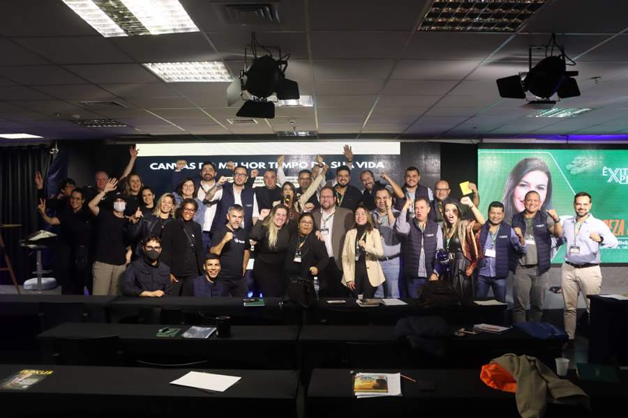 Mentorandos vibrando ap&oacute;s encerramento da 1&ordm; imers&atilde;o presencial do EMX 2022