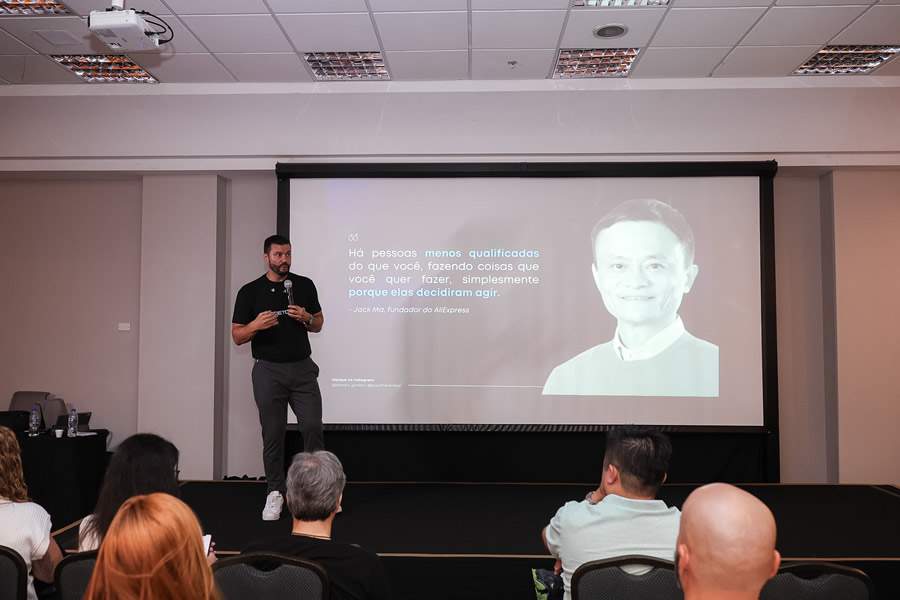  Fotos: Leandro Giroldo em sua palestra Corretor CEO.