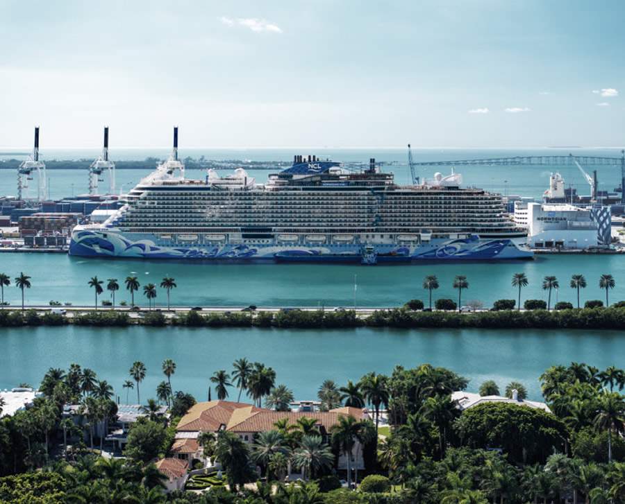 Norwegian Cruise Line Batiza o Norwegian Viva Com Evento Repleto de Estrelas em Miami
