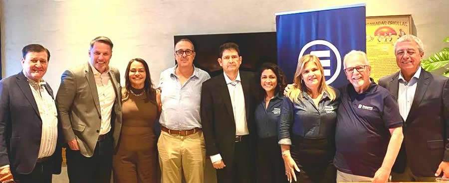 Da esquerda para direita: Gilberto Villela, segundo Secret&aacute;rio da Aconseg-RJ; Nelson Veiga, diretor Executivo Comercial da Allianz; Jaqueline Rocha, segunda Tesoureira da Aconseg-RJ; C&eacute;sar Augusto Braga, primeiro Secret&aacute;rio da Aconseg-RJ; Eduard Folch, presidente da Allianz; Livia Prata, diretora Comercial RJ/ES da Allianz; Cristiane Abreu, gerente da Filial Assessoria Allianz; Joffre Nolasco, primeiro Tesoureiro da Aconseg-RJ e Luiz Philipe Baeta Neves, presidente da Aconseg-RJ &ndash; Foto: Divulga&ccedil;&atilde;o