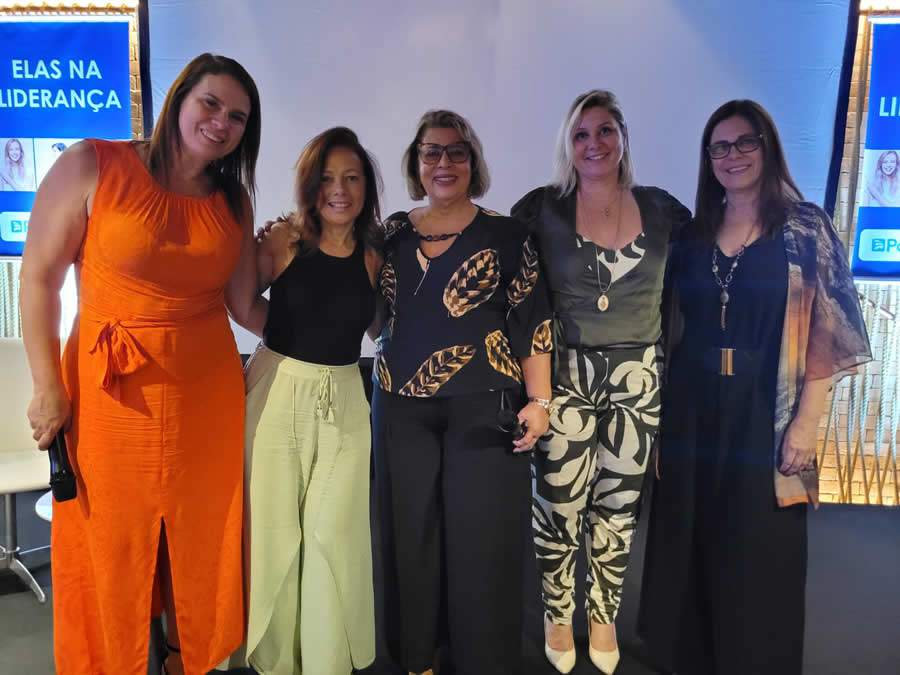 Da esquerda para direita: Andreia Ramos, gerente da sucursal RJ da Porto; Janete Nascimento, superintendente corporativa da Azul Seguros; F&aacute;tima Monteiro, presidente do CCS-RJ, Dayse Magesti, diretora do CCS-RJ e Sonia Marra, presidente da Comiss&atilde;o da Mulher do CCS-RJ &ndash; Foto: Divulga&ccedil;&atilde;o