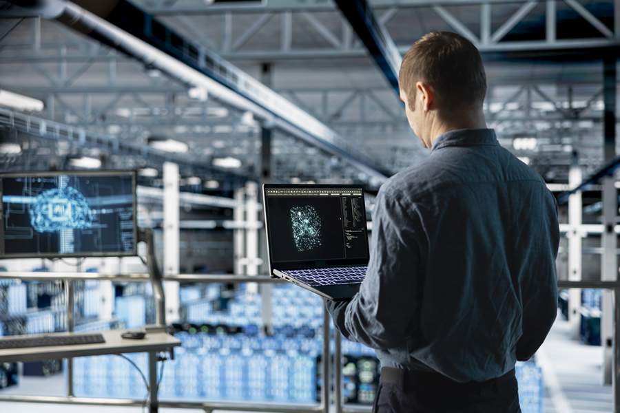 Onde a TI participa desde o início, o cronograma encontra menos atritos e a operação avança com mais previsibilidade - Freepik