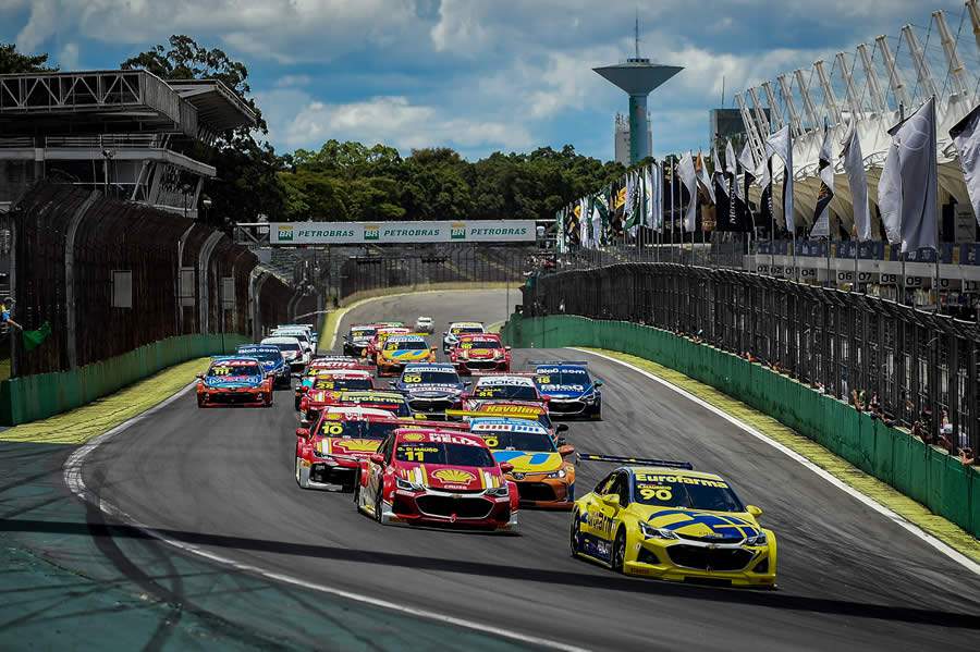 Largada da Stock Car em Interlagos - (Duda Bairros/Stock Car)