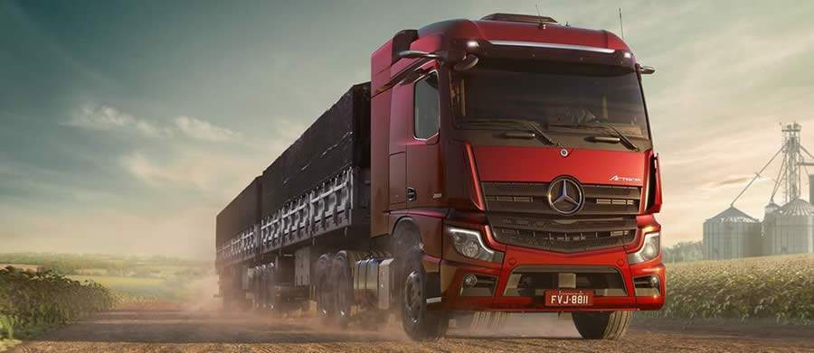 Novo Actros da Mercedes-Benz &eacute; eleito o melhor caminh&atilde;o do ano