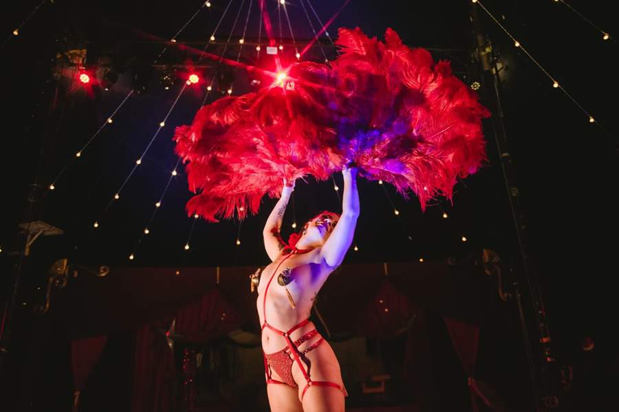 Fairy Adams_&shy;foto Alessandra Tolc - Fotos de divulga&ccedil;&atilde;o