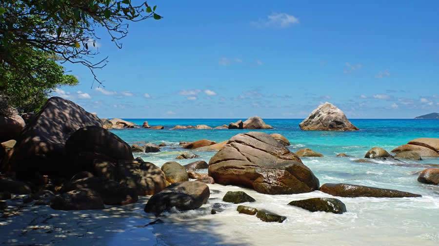 Anse Lazio, praia localizada na Ilha de Praslin, nas Seychelles