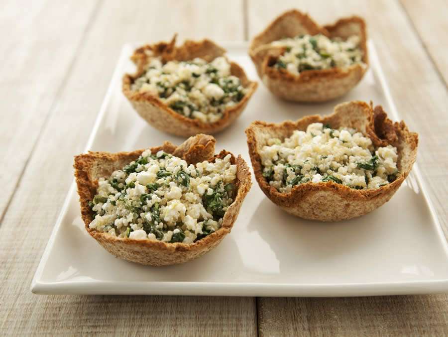 Tortinha com recheio de queijo tipo cottage, quinoa e espinafre