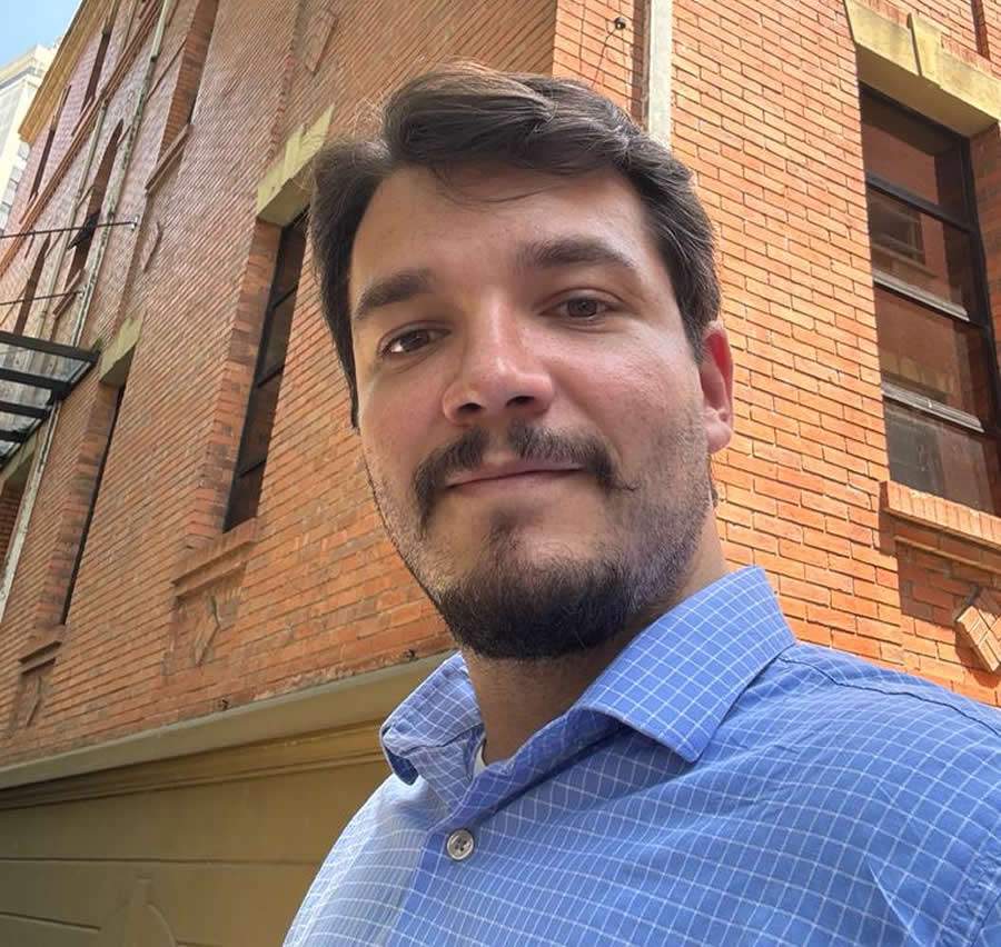 Prof. Allan Augusto Gallo Antonio. Professor de Economia e Direito na Universidade Presbiteriana Mackenzie (UPM). Pesquisador do Centro Mackenzie de Liberdade Econ&ocirc;mica (MackLiber) - Divulga&ccedil;&atilde;o Mackenzie