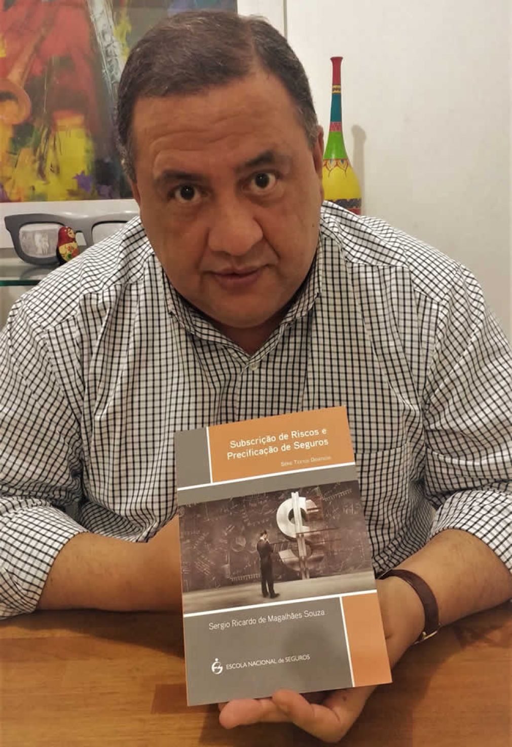 Sergio Ricardo Magalh&atilde;es Souza lan&ccedil;a seu livro &ldquo;Subscri&ccedil;&atilde;o de Riscos e Precifica&ccedil;&atilde;o de Seguros&rdquo;