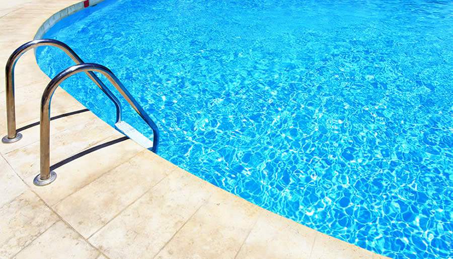 Atenção redobrada no verão: cuidados para evitar acidentes com banhos e mergulhos