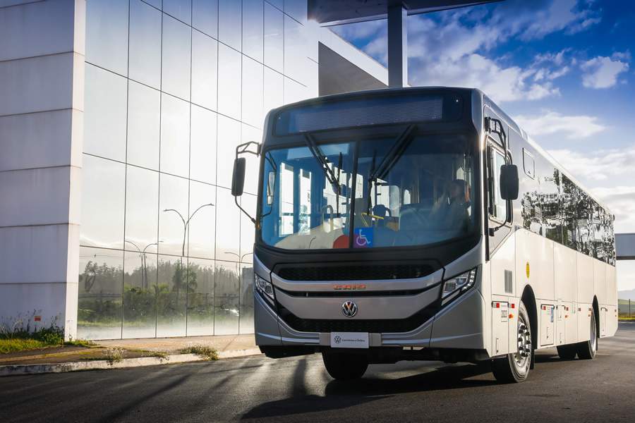 Parceiros de jornada: clientes atestam qualidade da fam&iacute;lia Volksbus