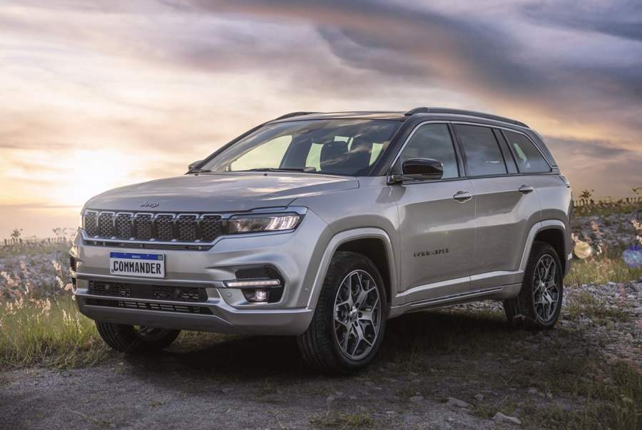 Jeep&reg; Renegade e Commander recebem o selo de Melhor Compra 2023 pela Quatro Rodas