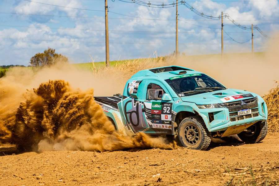 Glauber Fontoura/Robson Schuinka levantaram poeira na Fazenda Pimenta (Sanderson Pereira)