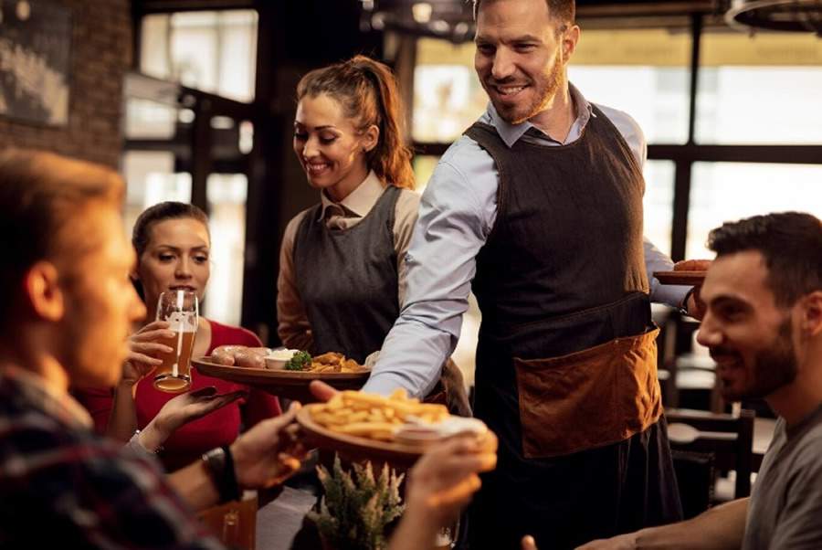 Holding multimilion&aacute;ria expande para o setor de seguros e benef&iacute;cios, focada em restaurantes