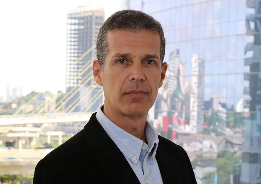 Crime de extors&atilde;o no mundo corporativo: ceder, negociar ou mediar?