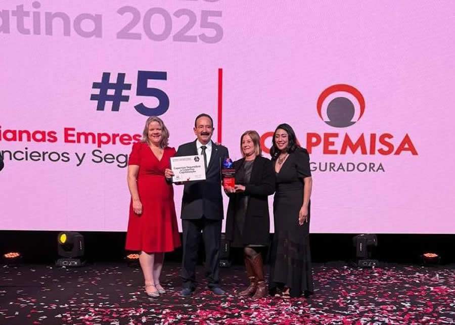 O Presidente da CAPEMISA, Jorge Andrade, recebe o prêmio da consultoria Great Place to Work (GPTW)