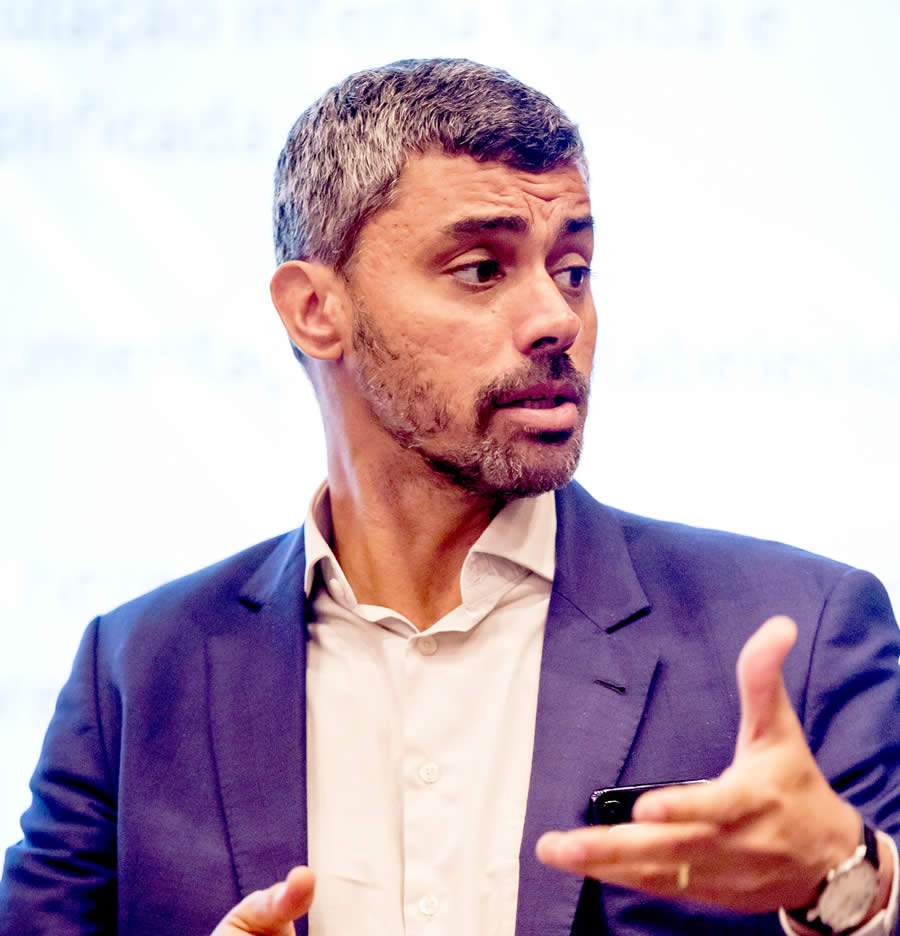 Arthur Mitke, Diretor de Sinistros na AXA no Brasil